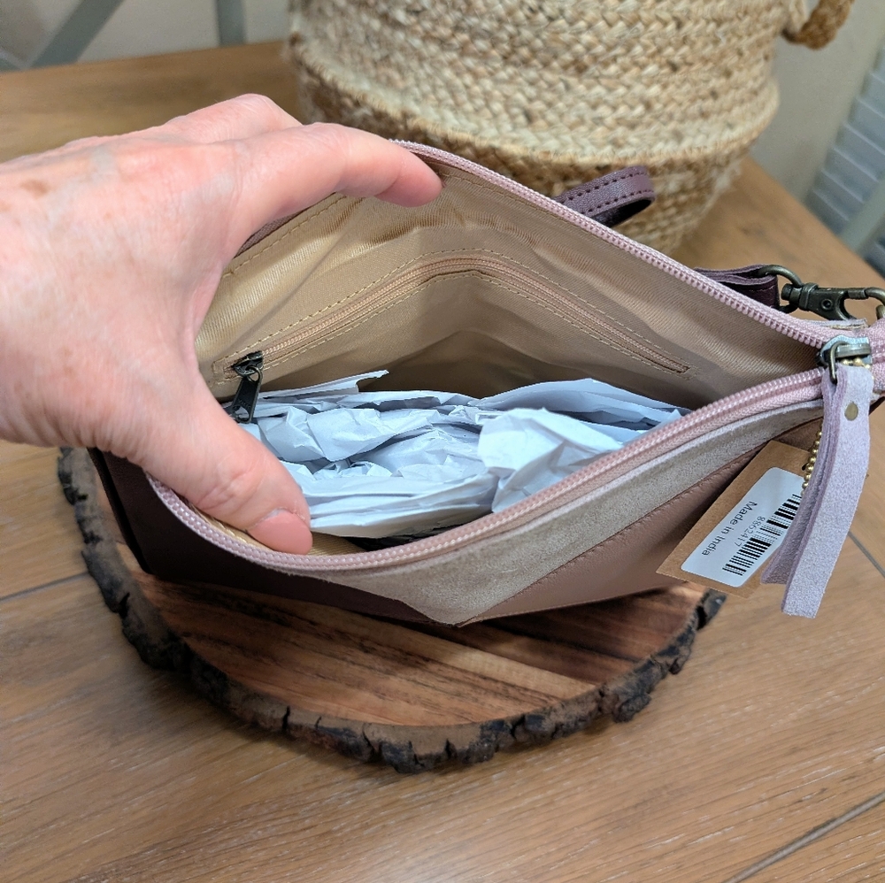 Unique Leather Convertible Handbag - Picture 4 of 6